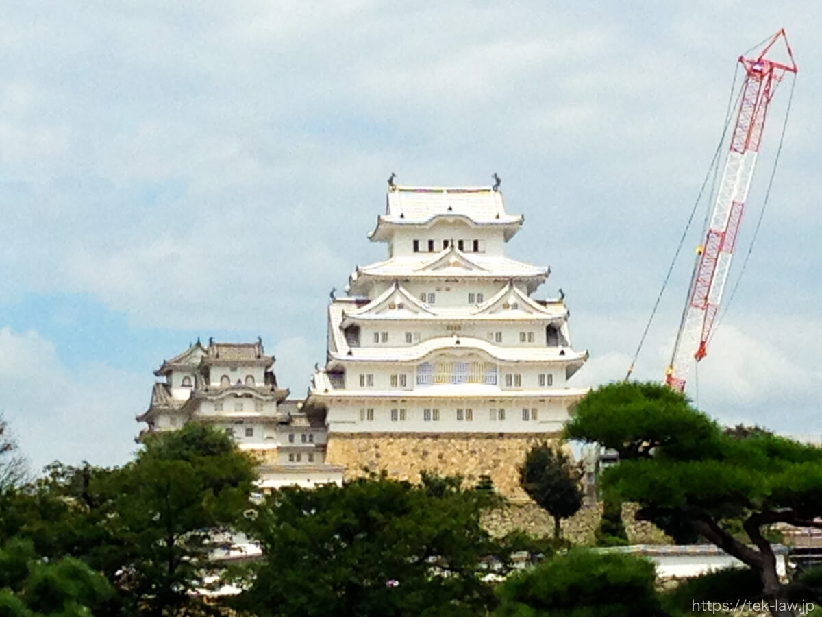 姫路城を正面から撮影
